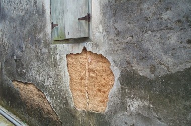 Rammed earth wall with stucco coating, Zhuhai